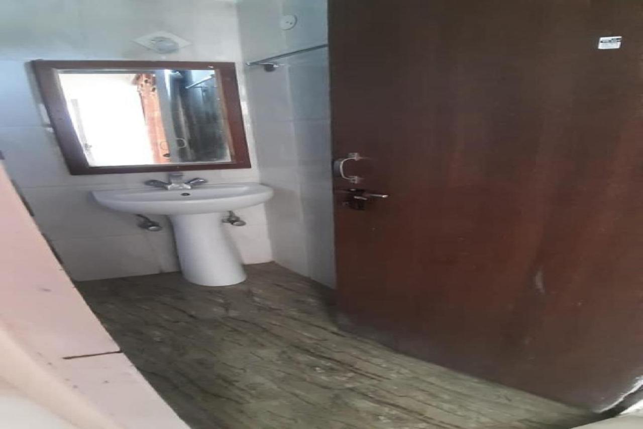 Oyo 81211 Hotel Janta Катра Экстерьер фото