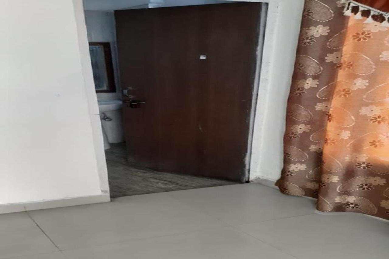 Oyo 81211 Hotel Janta Катра Экстерьер фото
