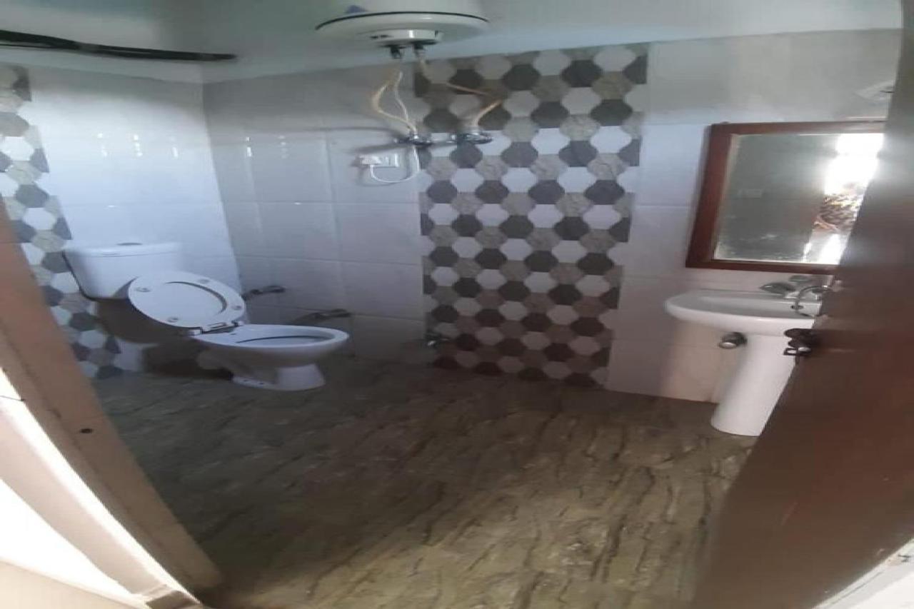 Oyo 81211 Hotel Janta Катра Экстерьер фото